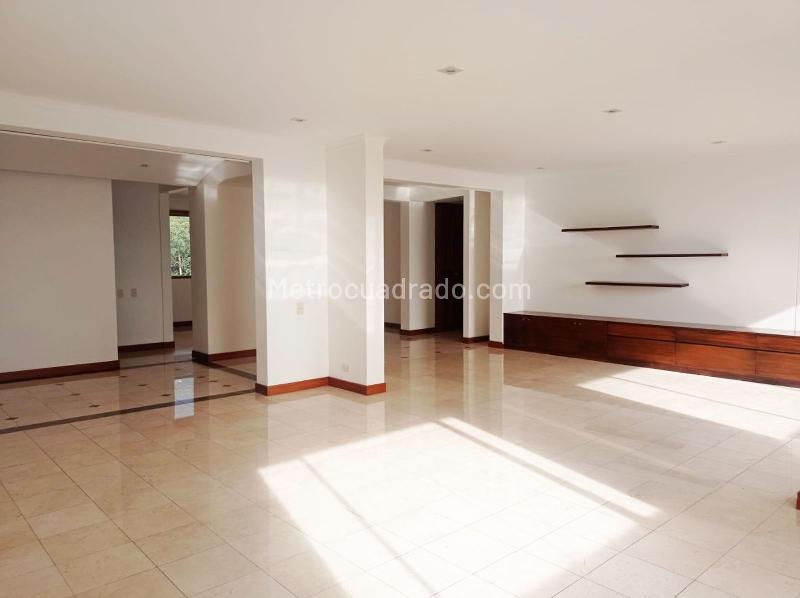 3BR Apartment for Rent in El Poblado Gated Unit - 2