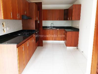 Apartamento en venta en El Poblado, Medellín · foto 3 de 16