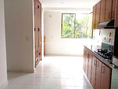 Apartamento en venta en El Poblado, Medellín · foto 4 de 16