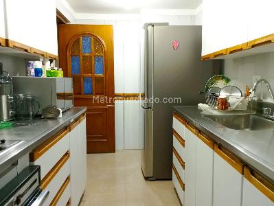 Apartamento de 3 alcobas en arriendo en El Poblado, Medellín, 154 m² · foto 5 de 12