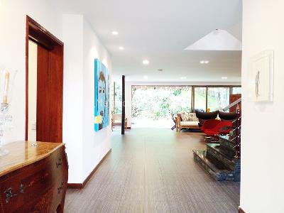 Casa de 3 alcobas en venta en El Poblado, Medellín, 437 m² · foto 8 de 20