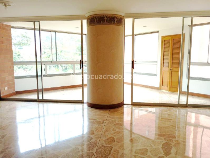 Spacious 4BR Apartment in El Poblado - 2