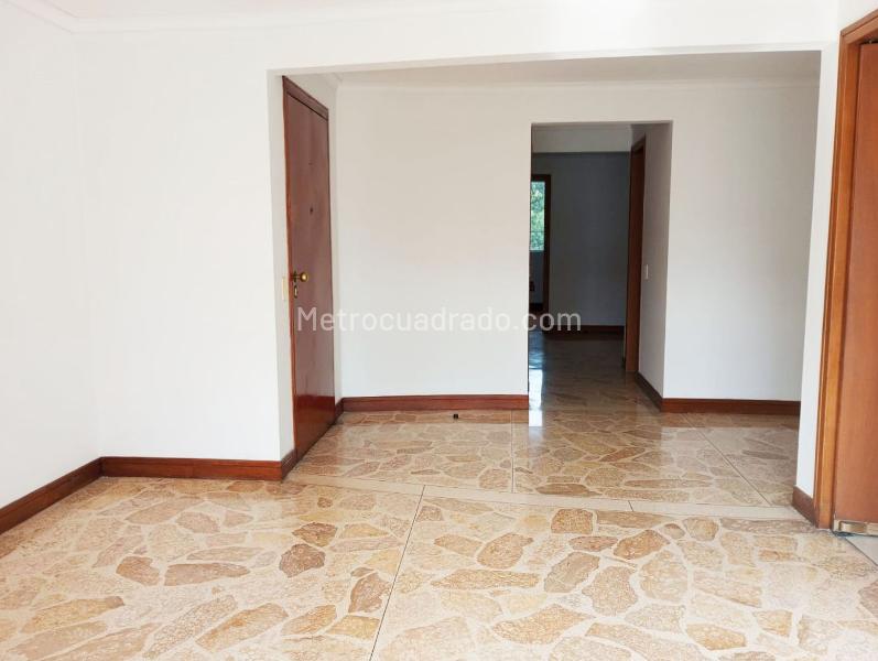 Spacious 4BR Apartment in El Poblado - 3