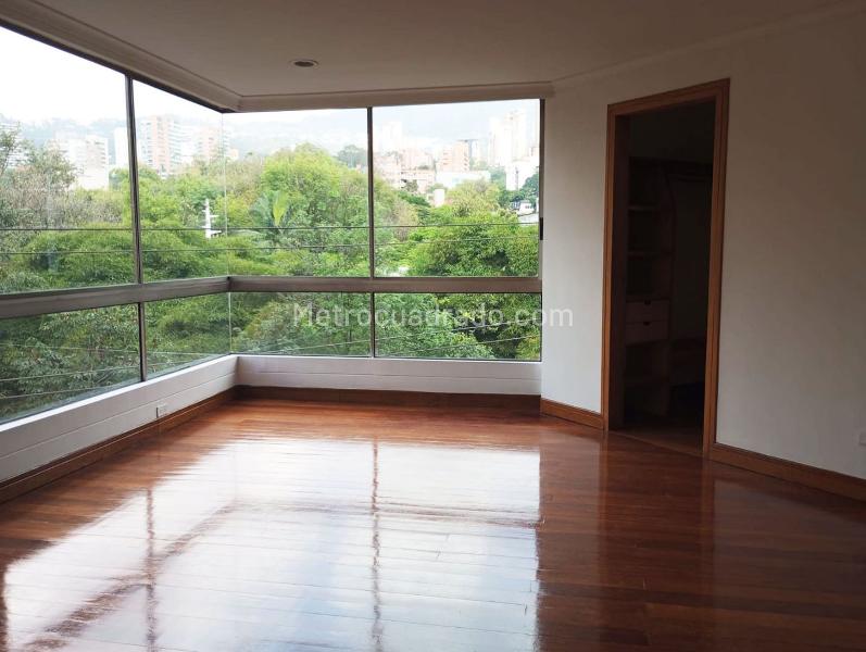 Spacious 4BR Apartment in El Poblado - 6