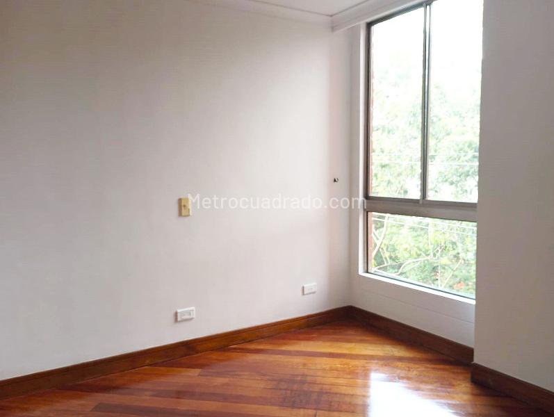 Spacious 4BR Apartment in El Poblado - 8