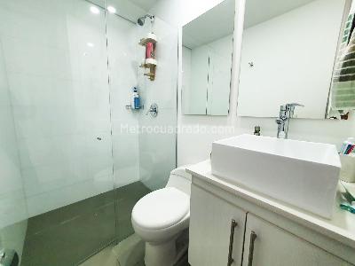 Apartamento de 3 alcobas en arriendo en El Poblado, Medellín, 88 m² · foto 12 de 13