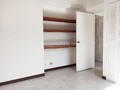 Apartamento de 3 alcobas en arriendo en El Poblado, Medellín, 140 m² · foto 13 de 18