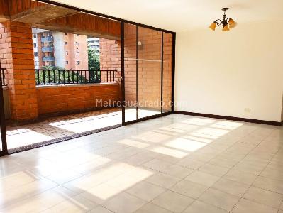 Apartamento de 3 alcobas en arriendo en El Poblado, Medellín, 140 m² · foto 2 de 18