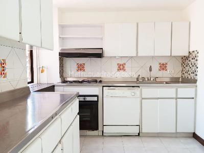 Apartamento de 3 alcobas en arriendo en El Poblado, Medellín, 140 m² · foto 3 de 18