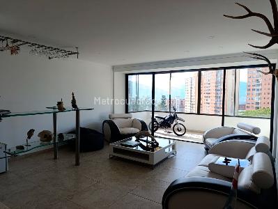 Apartamento en arriendo en El Poblado, Medellín · foto 2 de 20