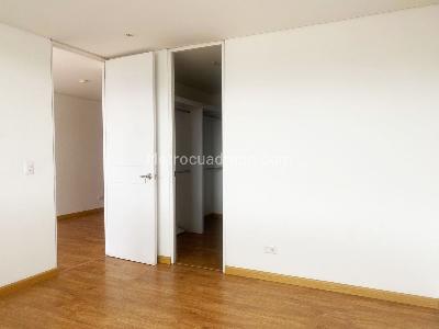Apartamento de 4 alcobas en venta en El Poblado, Medellín, 123 m² · foto 10 de 16