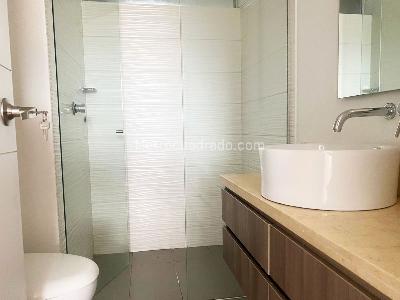 Apartamento de 4 alcobas en venta en El Poblado, Medellín, 123 m² · foto 14 de 16