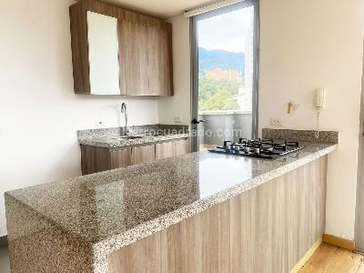 Apartamento de 4 alcobas en venta en El Poblado, Medellín, 123 m² · foto 7 de 16