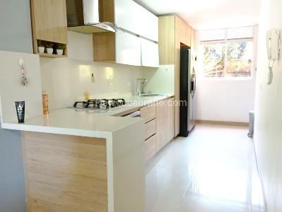 Apartamento de 3 alcobas en venta en El Poblado, Medellín, 110 m² · foto 4 de 14