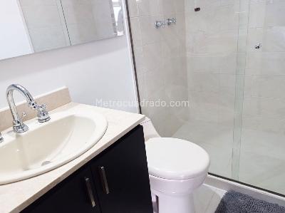 Apartamento de 3 alcobas en venta en El Poblado, Medellín, 80 m² · foto 17 de 18
