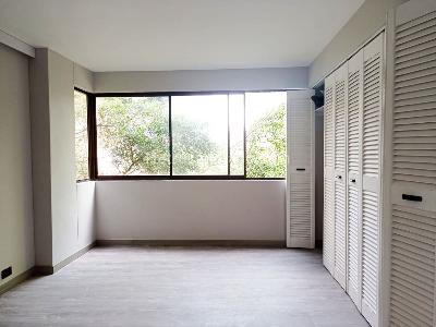Apartamento de 2 alcobas en venta en El Poblado, Medellín, 153 m² · foto 14 de 19