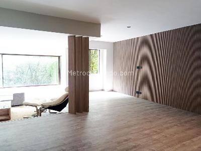 Apartamento de 2 alcobas en venta en El Poblado, Medellín, 153 m² · foto 3 de 19