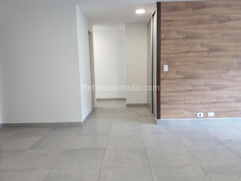 3BR Apartment in Gated Community near Mall & Carulla, El Poblado - 4