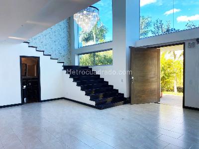 Casa de 4 alcobas en venta en Rionegro, Rionegro, 530 m² · foto 2 de 18