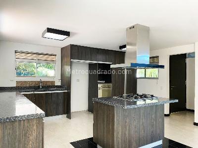 Casa de 4 alcobas en venta en Rionegro, Rionegro, 530 m² · foto 4 de 18