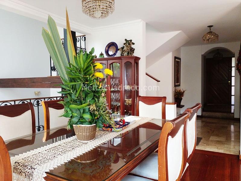 Spacious 4BR House with Garden in El Poblado - 4
