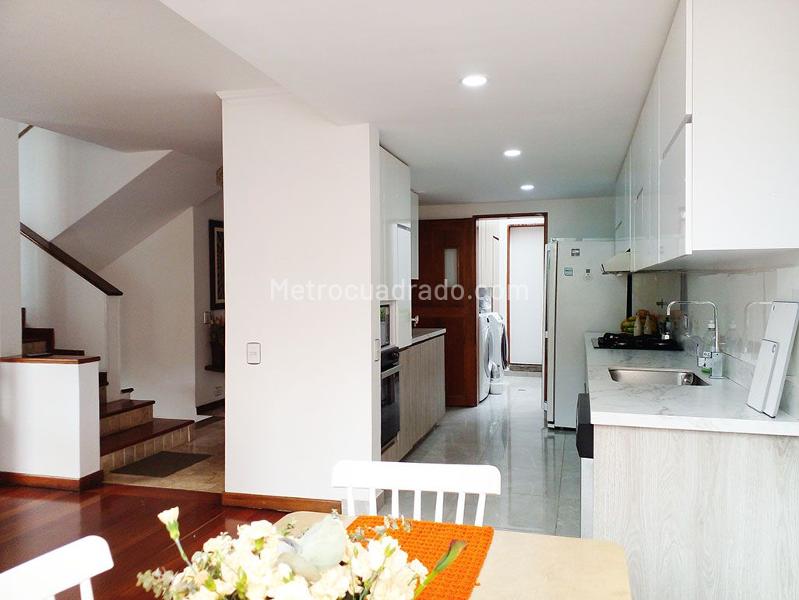 Spacious 4BR House with Garden in El Poblado - 5