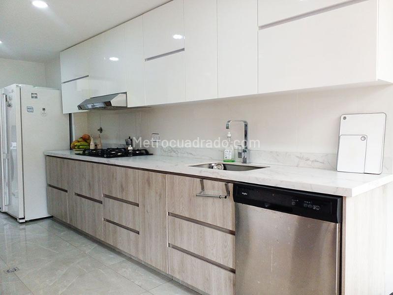 Spacious 4BR House with Garden in El Poblado - 6