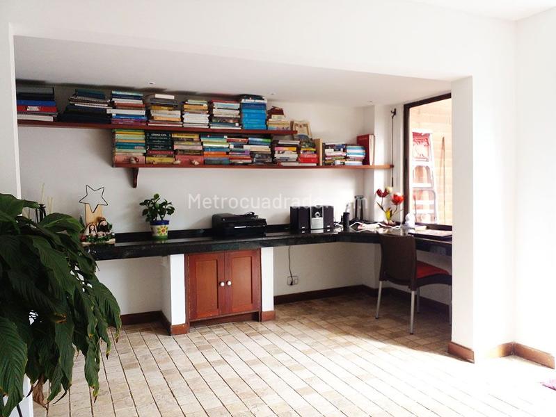 Spacious 4BR House with Garden in El Poblado - 9