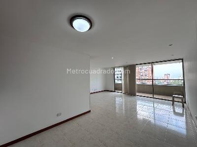 Apartamento de 2 alcobas en arriendo en El Poblado, Medellín, 80 m² · foto 2 de 14
