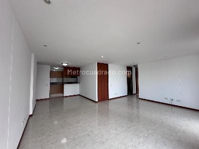 Apartamento de 2 alcobas en arriendo en El Poblado, Medellín, 80 m² · foto 3 de 14