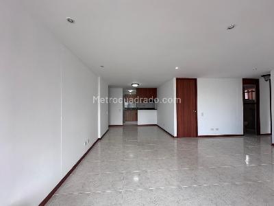 Apartamento de 2 alcobas en arriendo en El Poblado, Medellín, 80 m² · foto 4 de 14