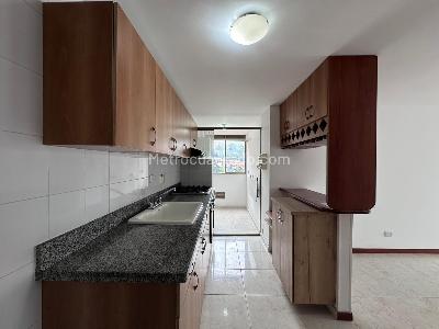 Apartamento de 2 alcobas en arriendo en El Poblado, Medellín, 80 m² · foto 6 de 14