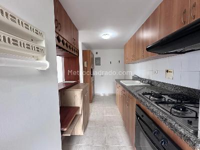 Apartamento de 2 alcobas en arriendo en El Poblado, Medellín, 80 m² · foto 7 de 14