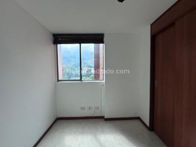 Apartamento de 2 alcobas en arriendo en El Poblado, Medellín, 80 m² · foto 12 de 14