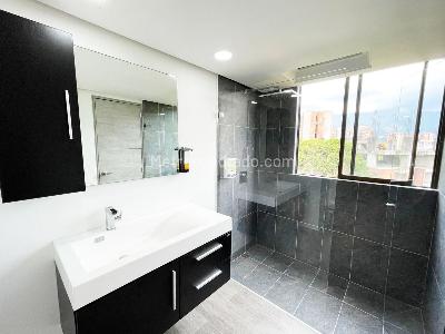 Apartamento de 4 alcobas en venta en El Poblado, Medellín, 200 m² · foto 19 de 20