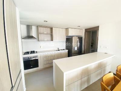 Apartamento de 3 alcobas en arriendo en Envigado, Envigado, 122 m² · foto 3 de 11