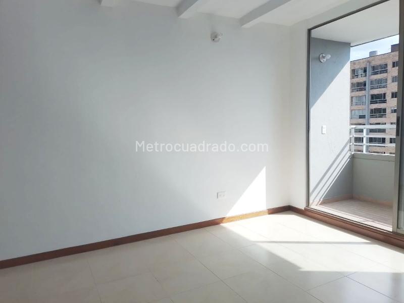 Apartamento de 3 Alcobas Cerca a Centros Comerciales en El Poblado - 2