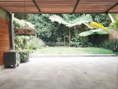 Casa de 3 alcobas en arriendo en El Poblado, Medellín, 250 m² · foto 17 de 19
