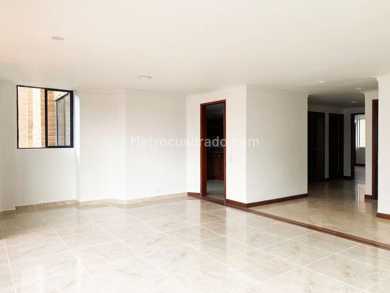 Apartamento de 4 Alcobas en Unidad Cerrada con Gimnasio y Piscina - 2