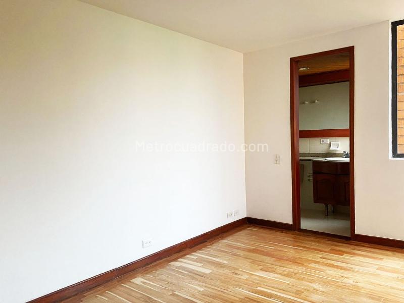 Apartamento de 4 Alcobas en Unidad Cerrada con Gimnasio y Piscina - 7