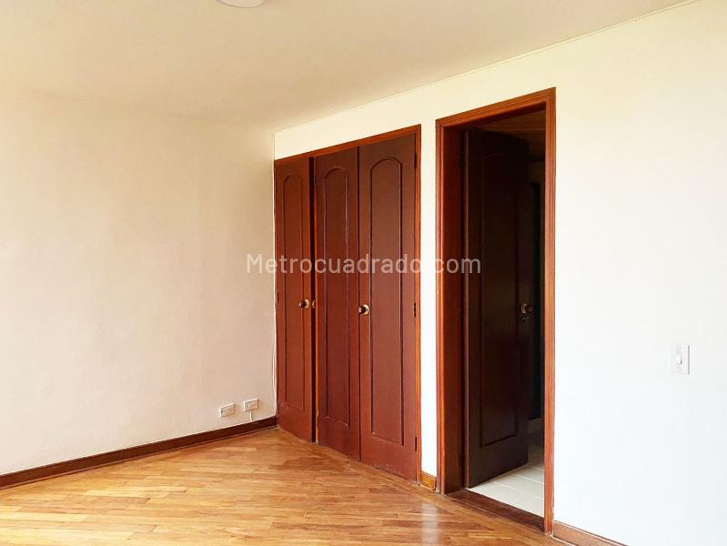 Apartamento de 4 Alcobas en Unidad Cerrada con Gimnasio y Piscina - 9