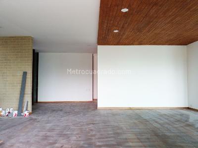 Apartamento de 3 alcobas en venta en El Poblado, Medellín, 400 m² · foto 2 de 20