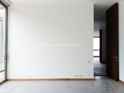 Apartamento de 3 alcobas en venta en El Poblado, Medellín, 400 m² · foto 8 de 20