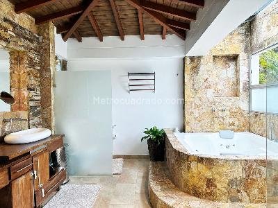 Casa de 5 alcobas en venta en Envigado, Envigado, 621 m² · foto 15 de 18