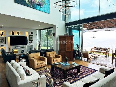 Casa de 5 alcobas en venta en Envigado, Envigado, 621 m² · foto 2 de 18