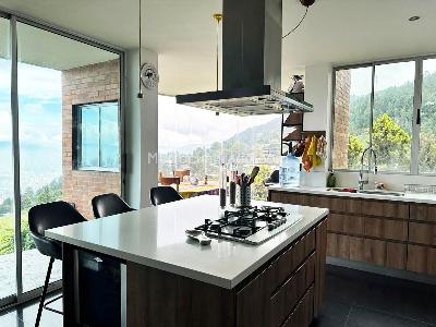 Casa de 5 alcobas en venta en Envigado, Envigado, 621 m² · foto 5 de 18