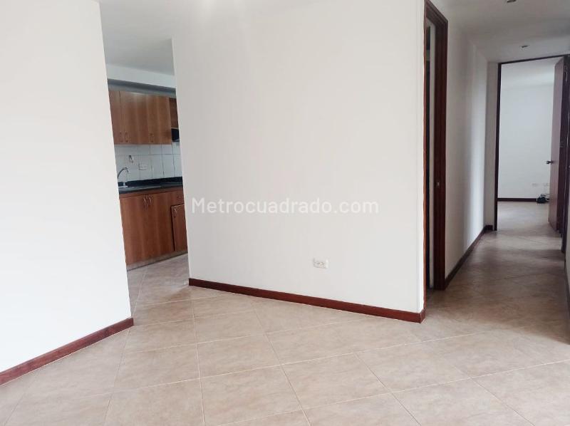 3BR Apartment with Balcony and Covered Parking in El Poblado - 4