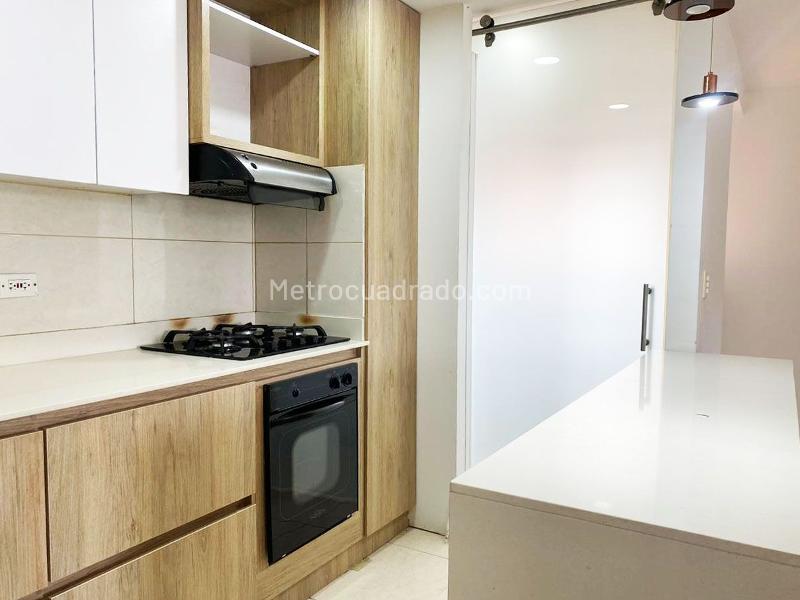 Modern 3BR Apartment in Tranquil El Poblado - 7