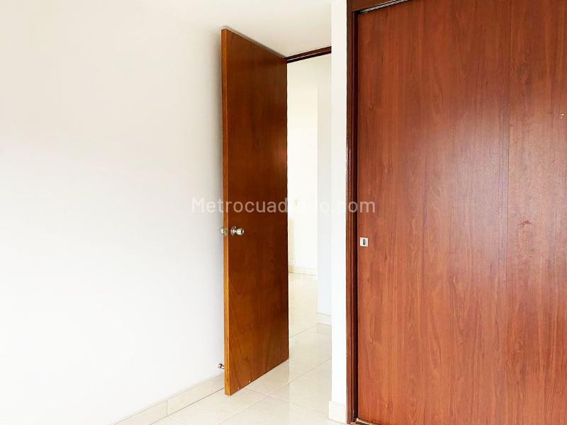 Modern 3BR Apartment in Tranquil El Poblado - 9