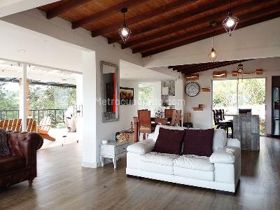 Casa de 3 alcobas en venta en Envigado, Envigado, 290 m² · foto 2 de 20